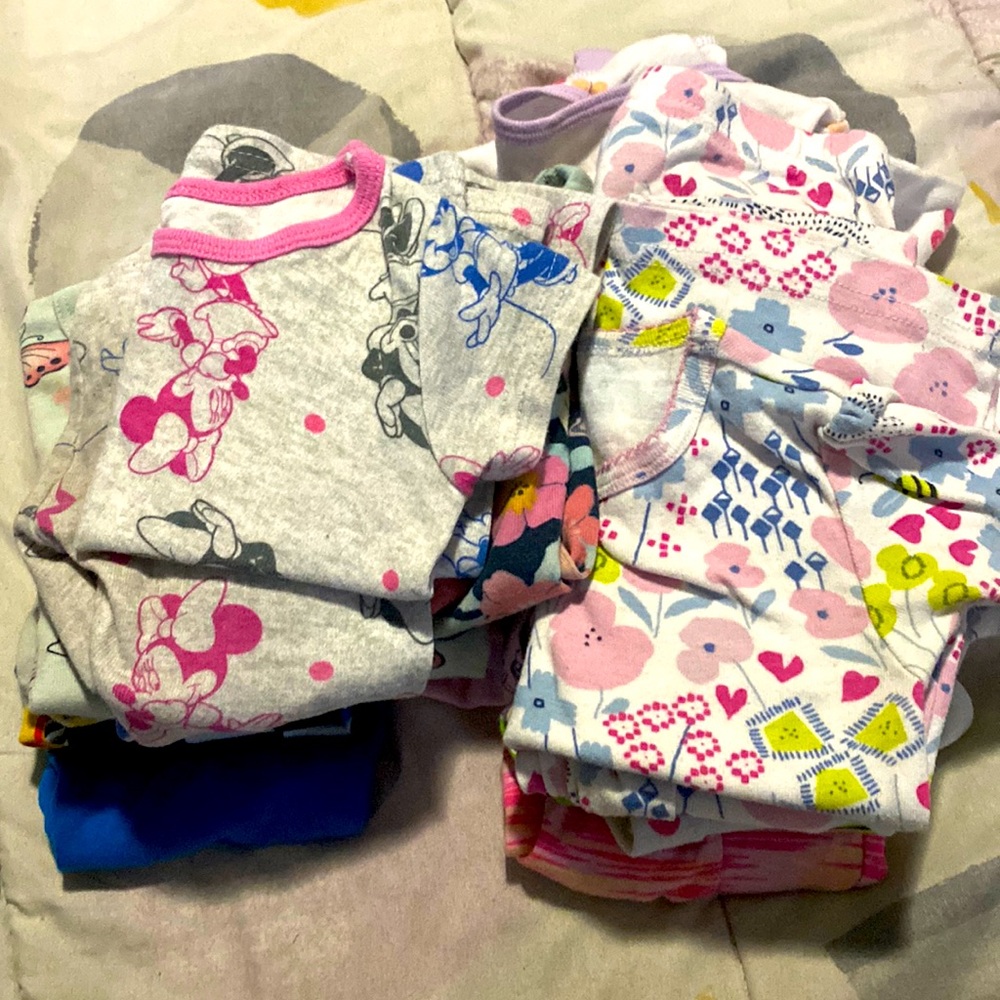 8 sets of pajamas bundle size 2T